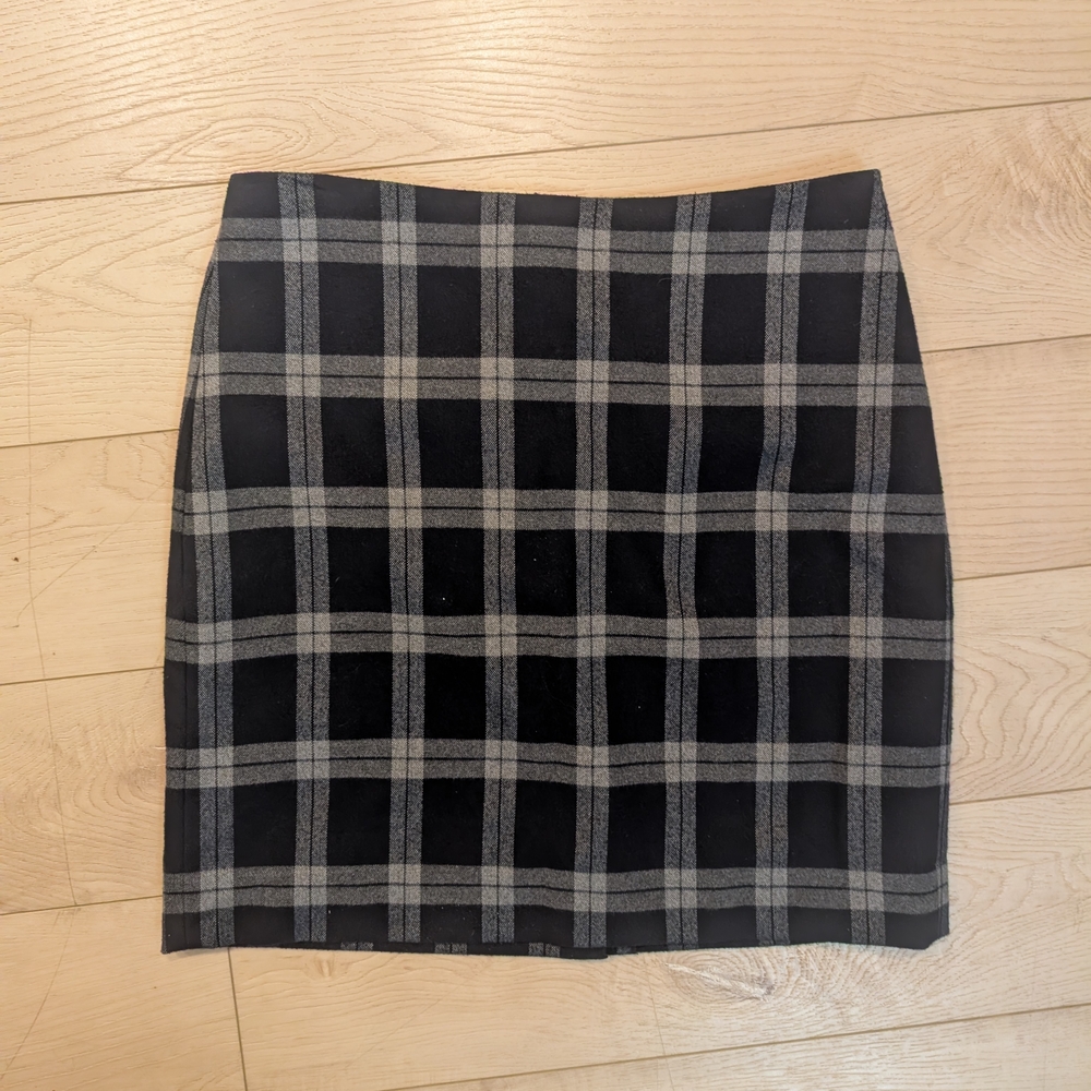 Banana Republic Black and Gray Plaid Mini Skirt